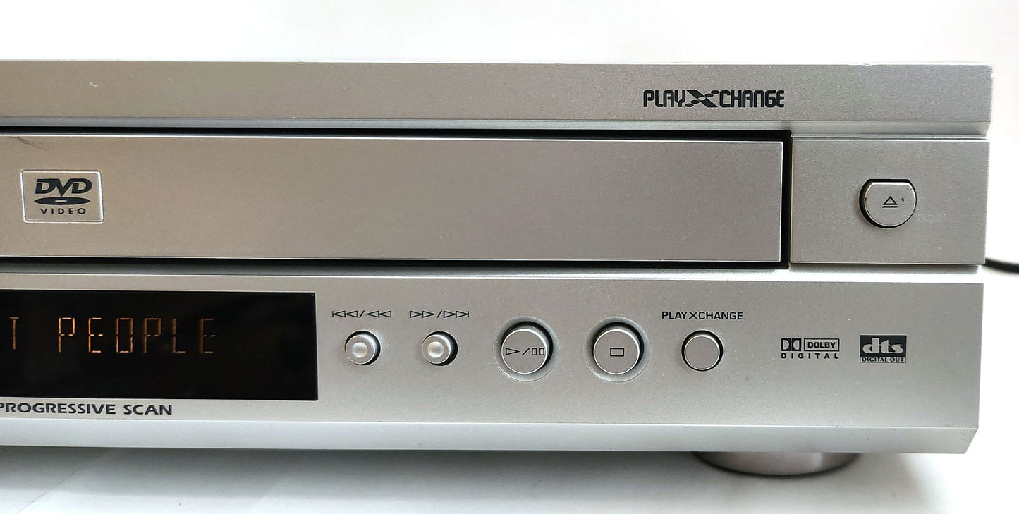 Yamaha DV-C6660 Natural Sound DVD/CD Player, 5 Disc Carousel Changer - Right