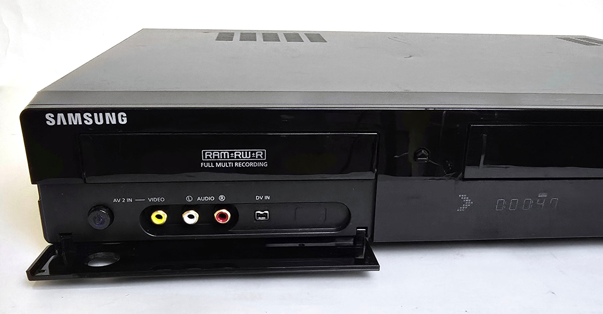 Samsung DVD-VR375 VCR/DVD Recorder Combo with HDMI - Front Detail