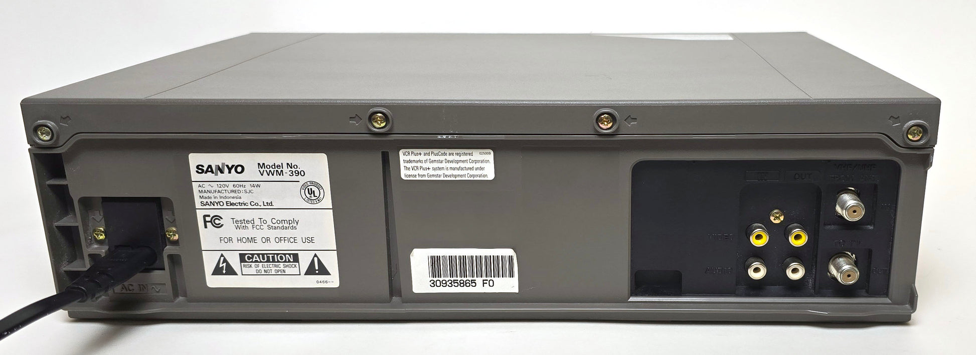 Sanyo VWM-390 VCR, 4-Head Mono - Rear