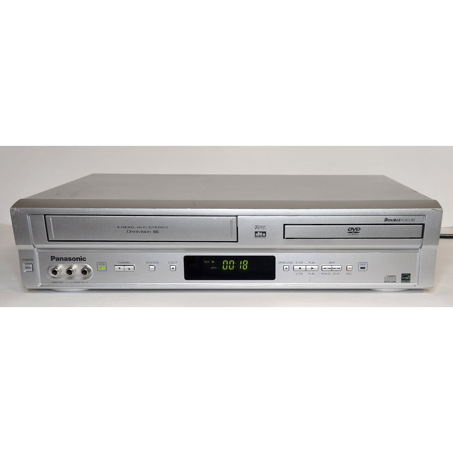 Panasonic PV-D744S Omnivision VCR/DVD Player Combo - Front Panel