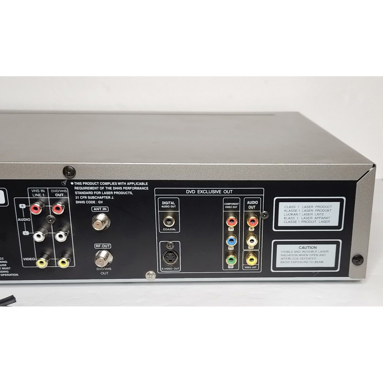Sanyo DVW-5000 VCR/DVD Player Combo - Connections