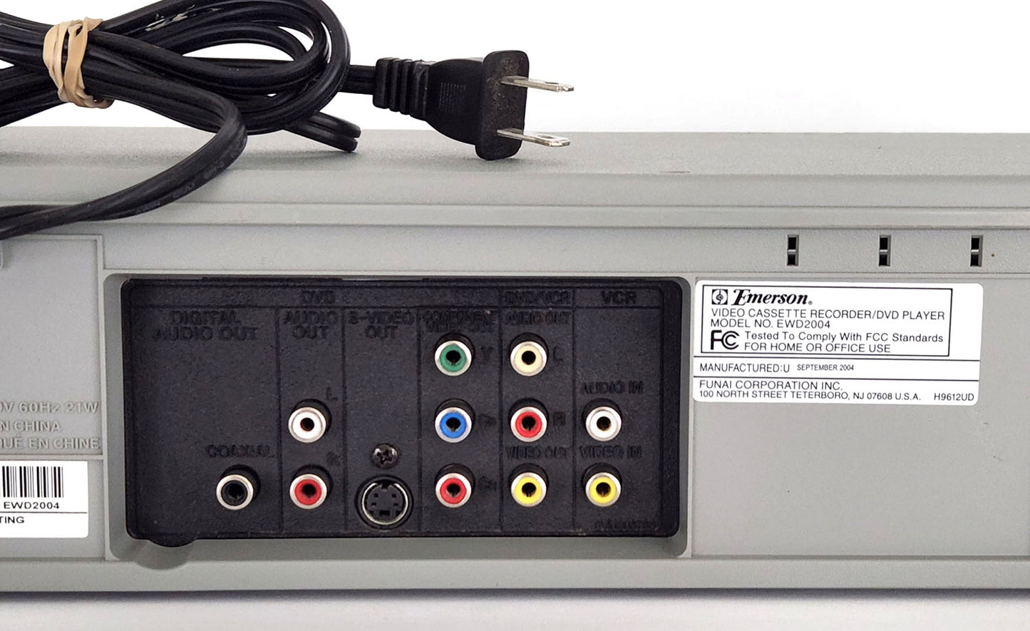 Emerson EWD2004 VCR/DVD Player Combo - Connectors and Label