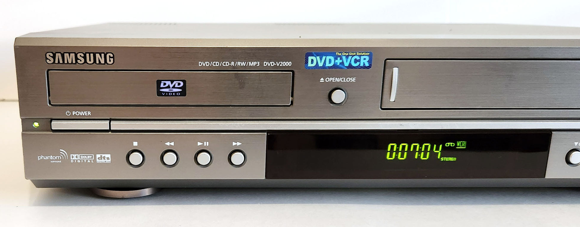 Samsung DVD-V2000 VCR/DVD Player Combo - Left