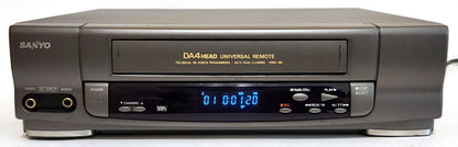 Sanyo VWM-360 VCR, 4-Head Mono - Front