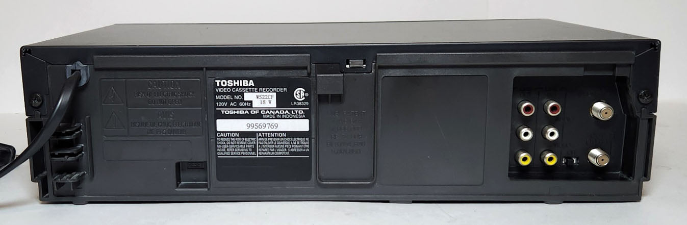 Toshiba W-522 VCR, 4-Head Hi-Fi Stereo - Rear