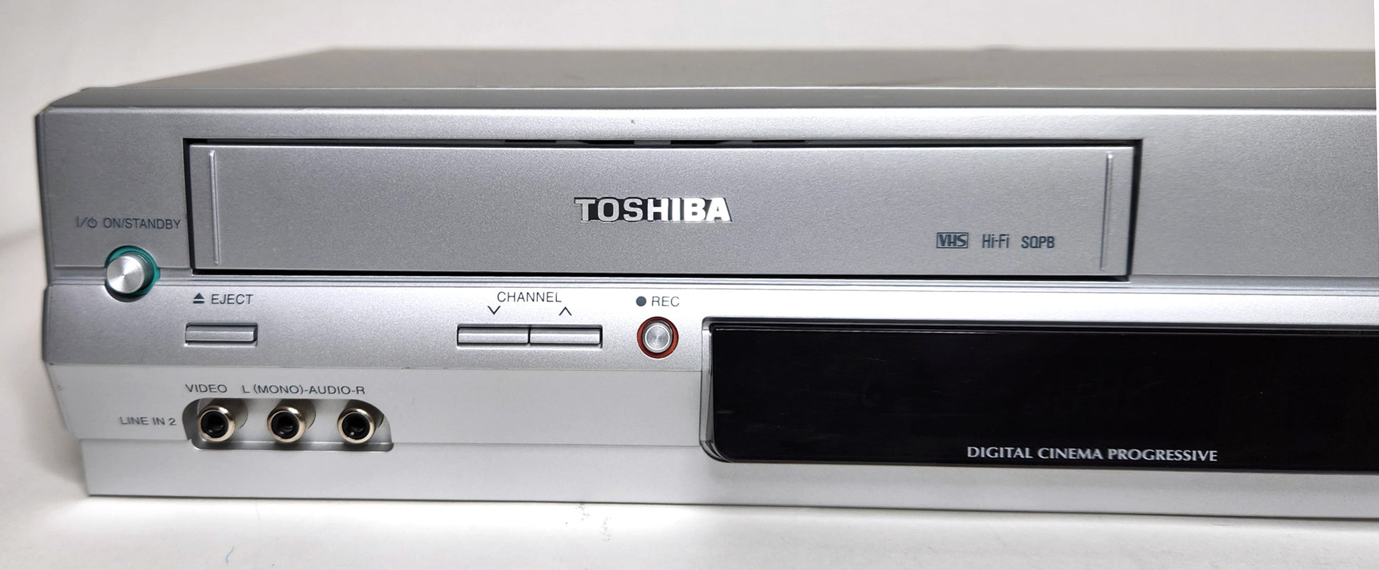 Toshiba SD-V394SU VCR/DVD Player Combo - Left