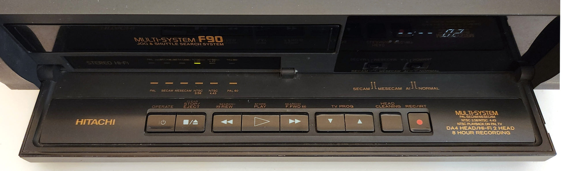 Hitachi VT-F90EM(JU) VCR, Multi-System 4-Head Hi-Fi Stereo - Panel Detail