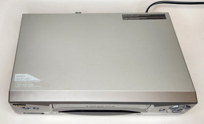 Sanyo VWM-400 VCR, 4-Head Mono - Top