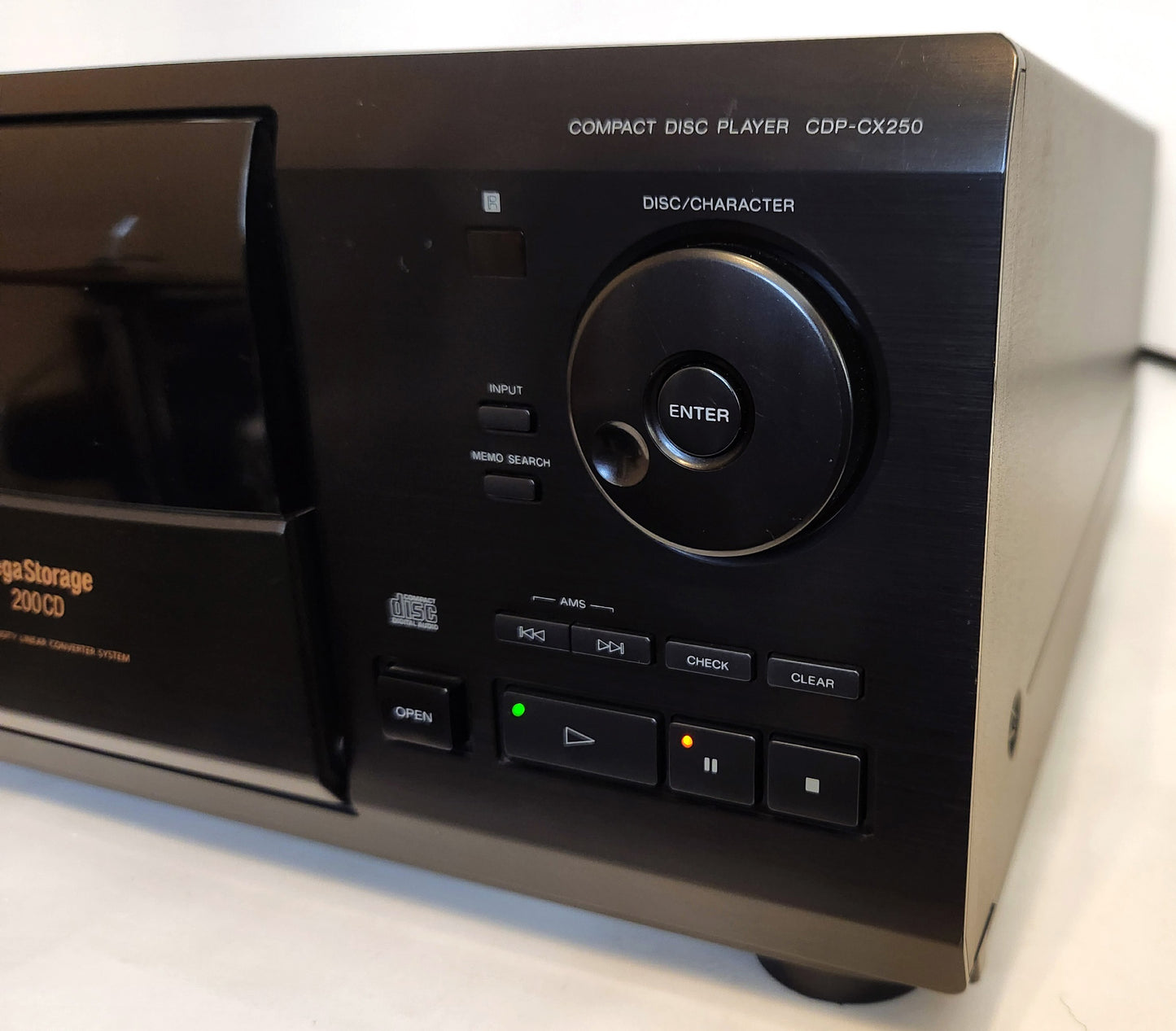 Sony CDP-CX250 MegaStorage 200 CD Changer - Right