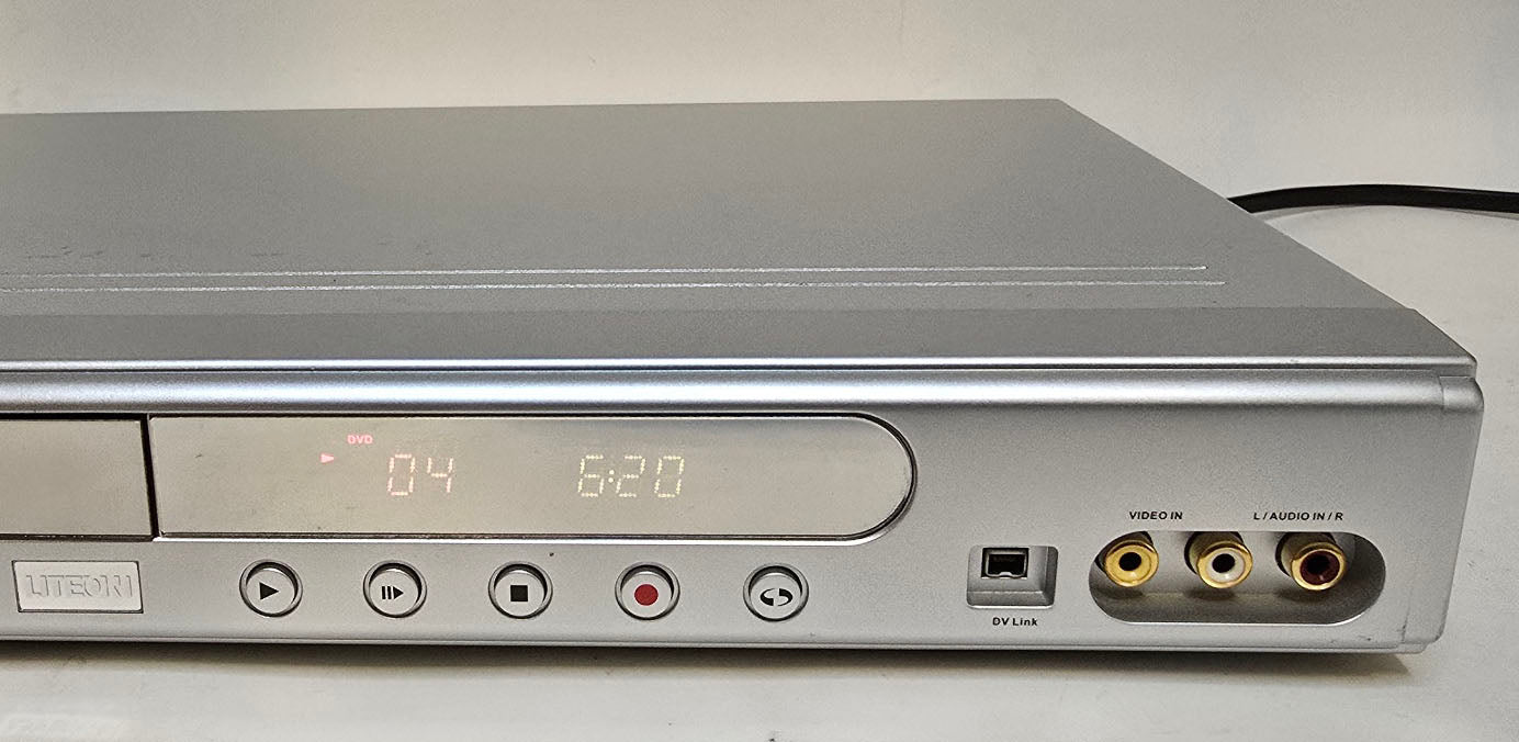 Liteon LVW-5005X DVD Recorder - Right