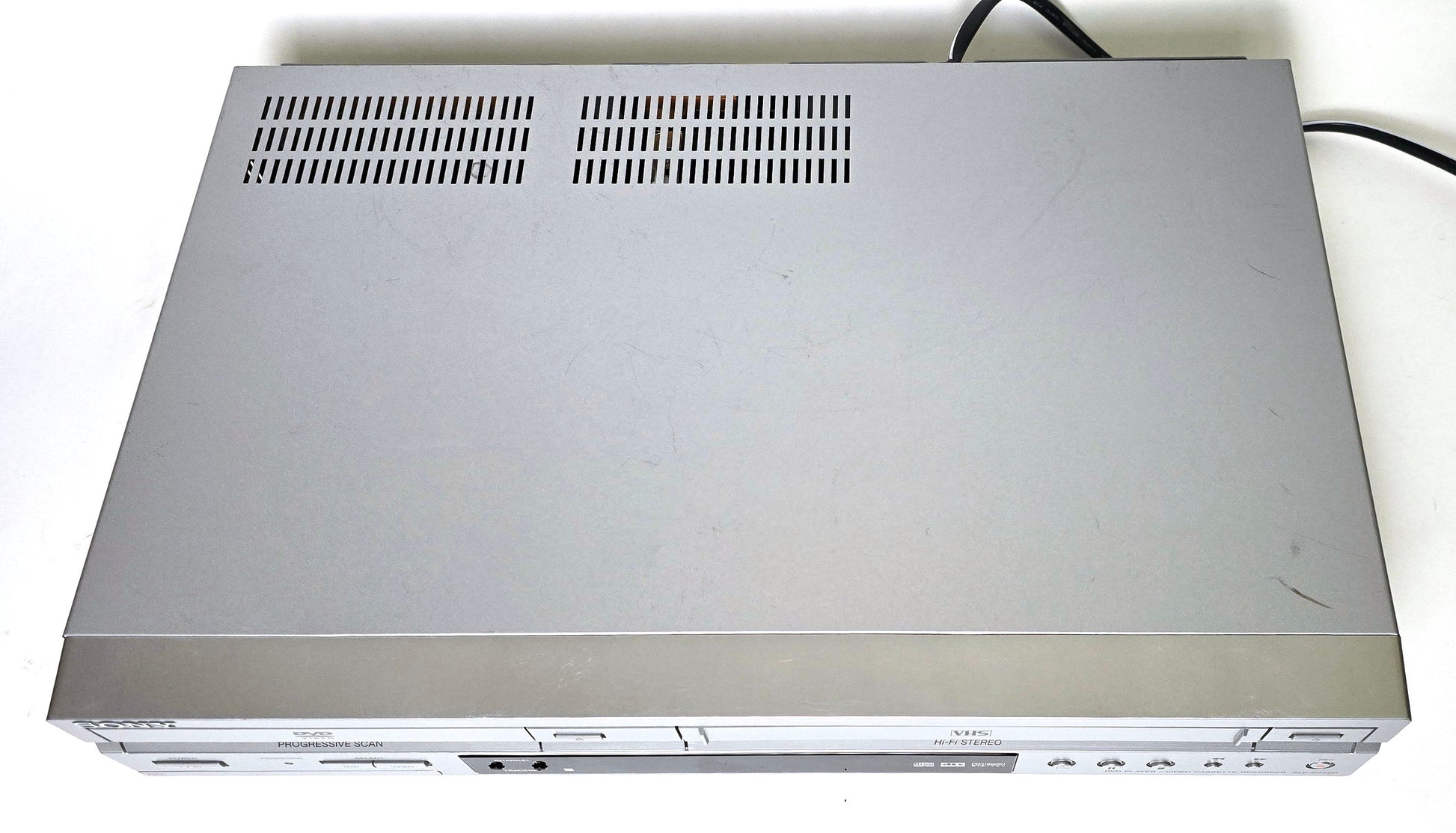 Sony SLV-D350P VCR/DVD Player Combo - Top
