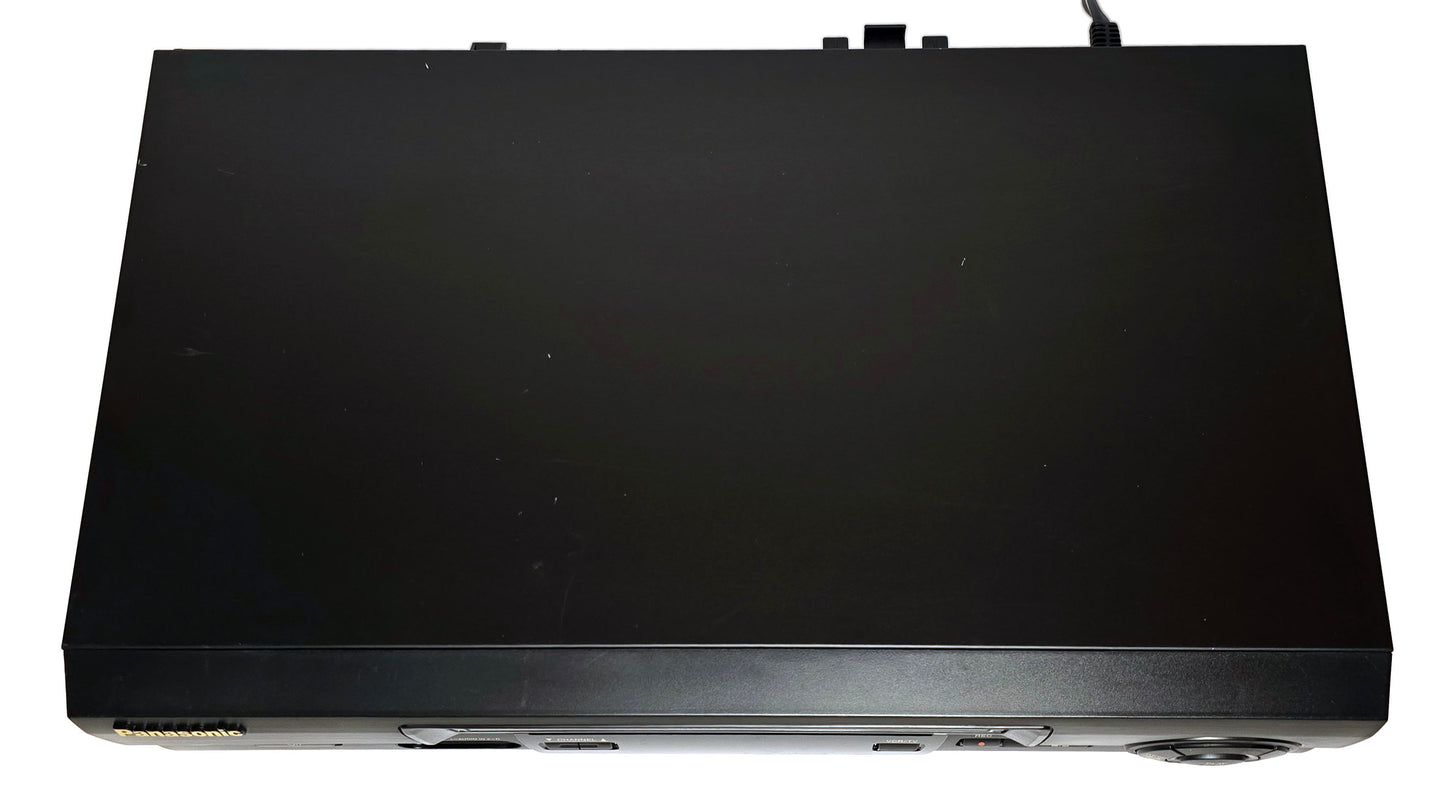 Panasonic PV-V4611 Omnivision VCR, 4-Head Hi-Fi Stereo - Top