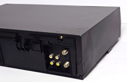 Quasar (Panasonic) VHQ-40M Omnivision VCR, 4-Head Mono - Rear Corner