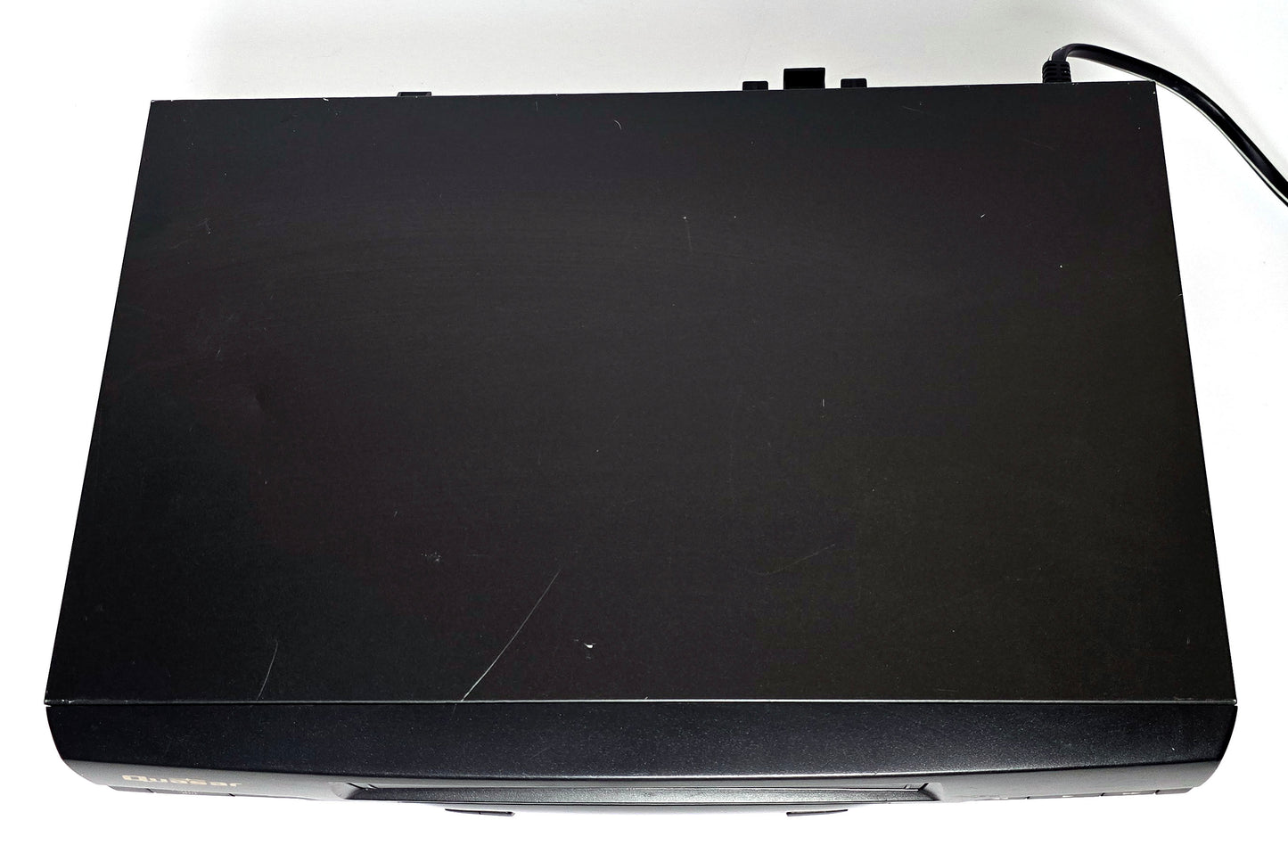 Quasar (Panasonic) VHQ-40M Omnivision VCR, 4-Head Mono - Top