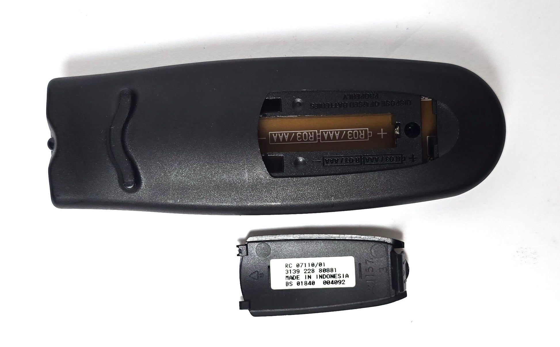 Philips RC07110/01 Remote Control for Audio CD Recorders - Battery Compartment