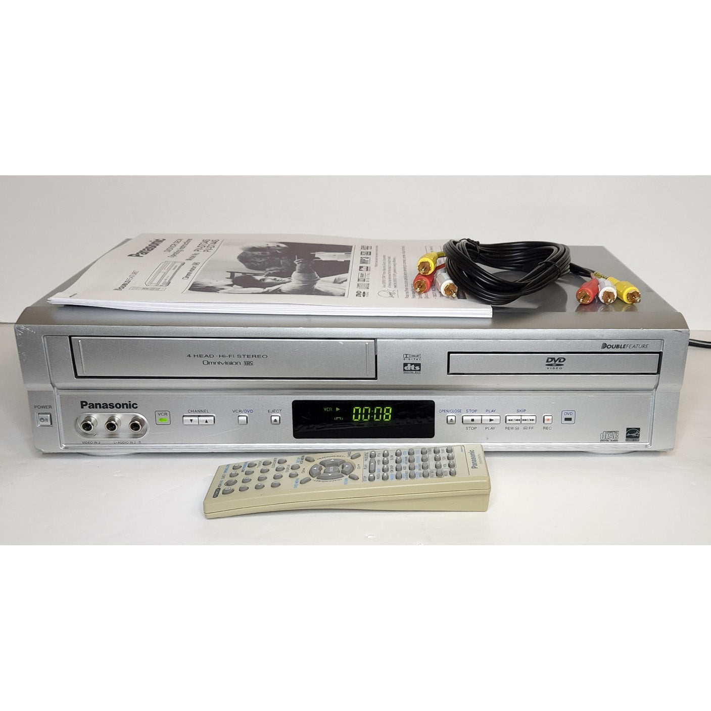 Panasonic PV-D744S Omnivision VCR/DVD Player Combo