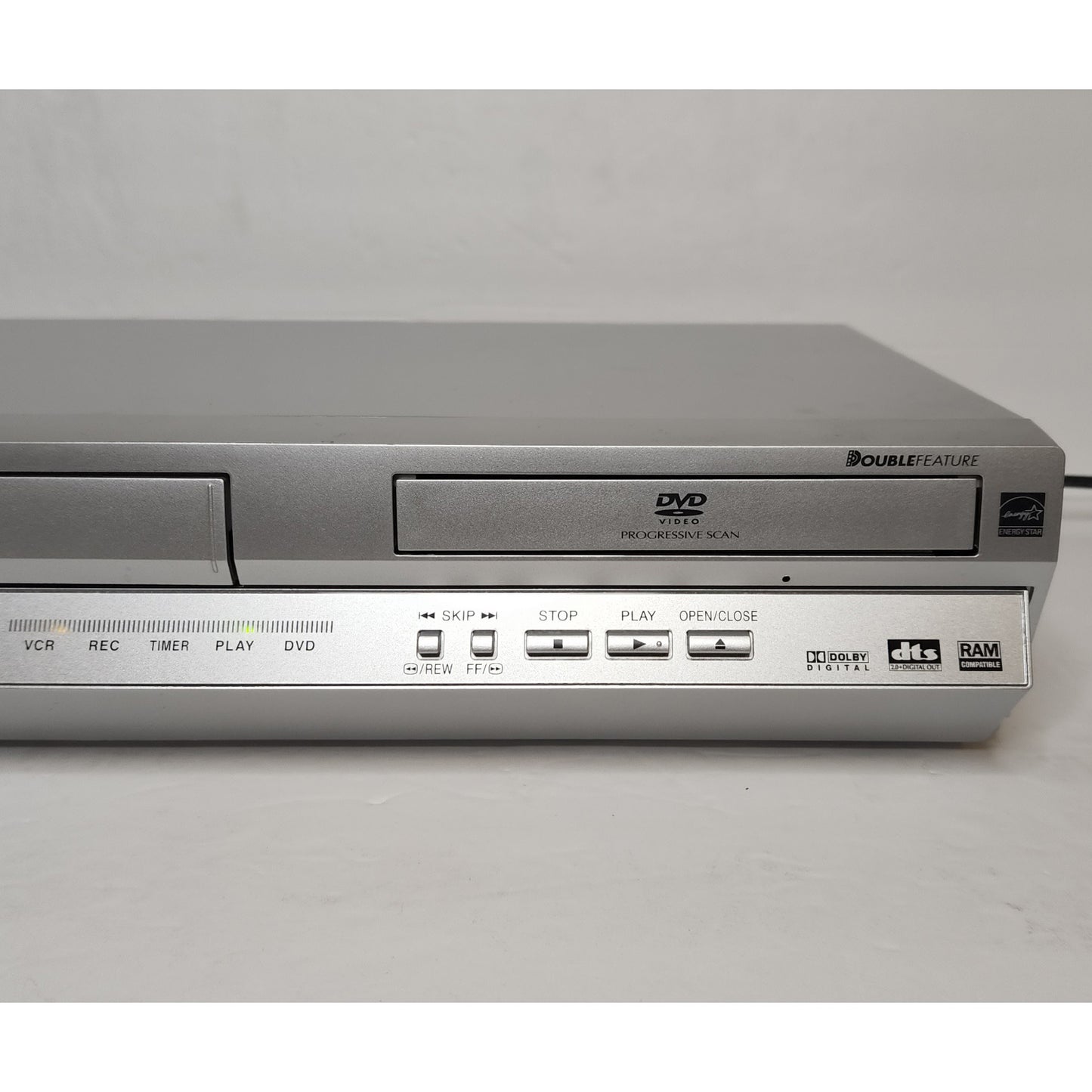 Panasonic PV-D4735S Omnivision VCR/DVD Player Combo - Right Detail