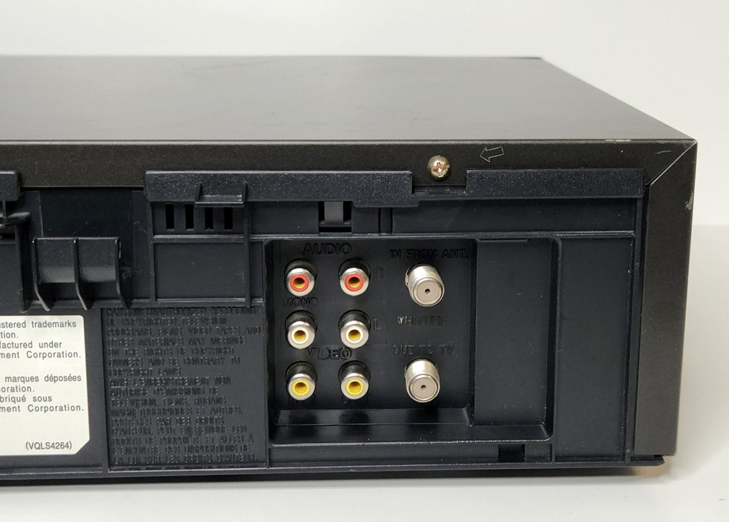 Panasonic PV-V4600 Omnivision VCR, 4-Head Hi-Fi Stereo - Connections