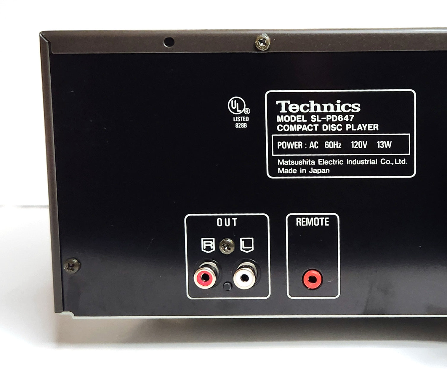 Technics SL-PD647 5-Disc Carousel CD Changer - Outputs