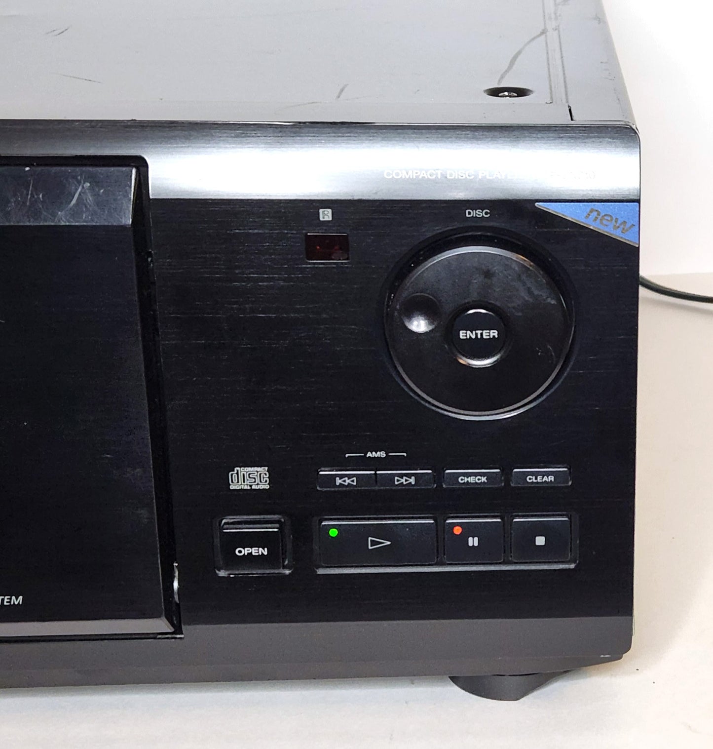 Sony CDP-CX210 MegaStorage 200 CD Changer - Right