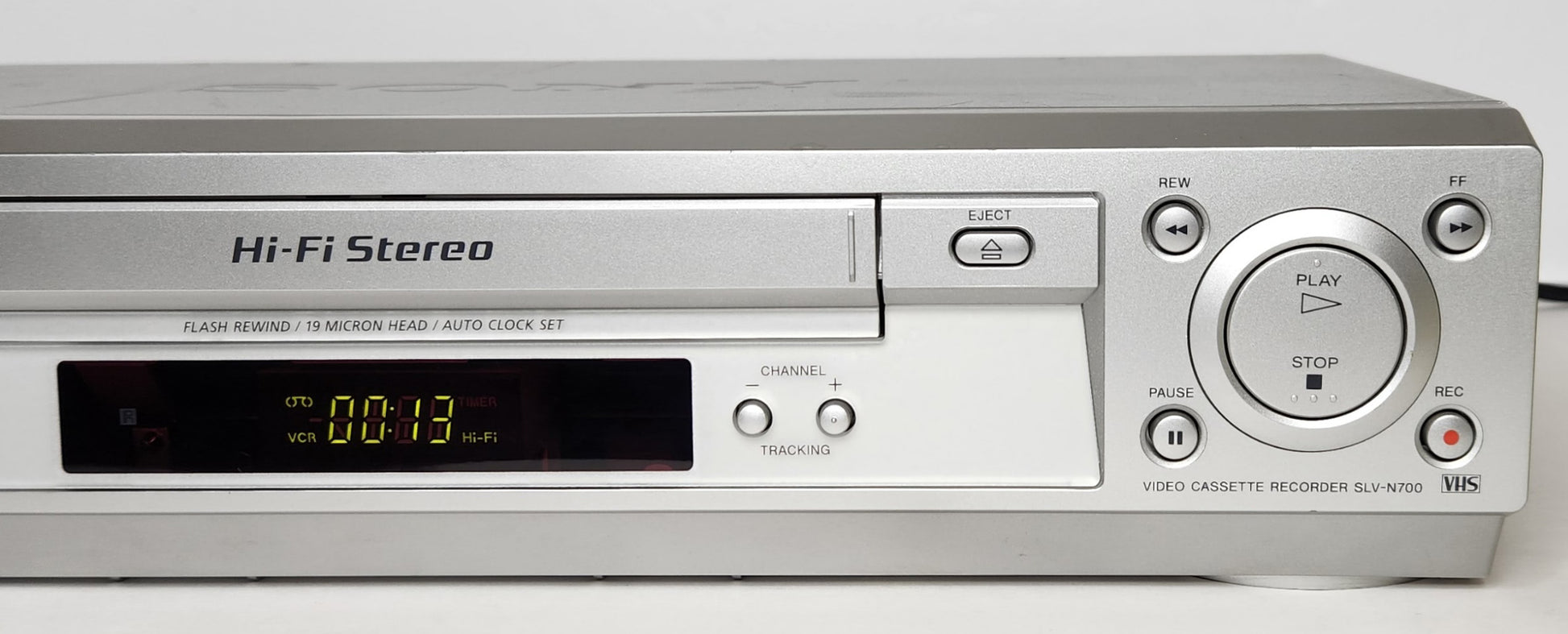 Sony SLV-N700 VCR, 4-Head Hi-Fi Stereo - Right
