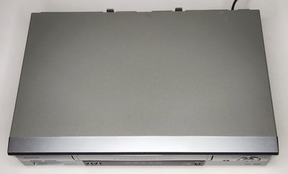 Sanyo VWM-900 VCR, 4-Head Hi-Fi Stereo - Top